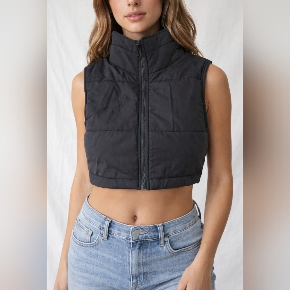 SHEIN Black Quilted Crop Vest